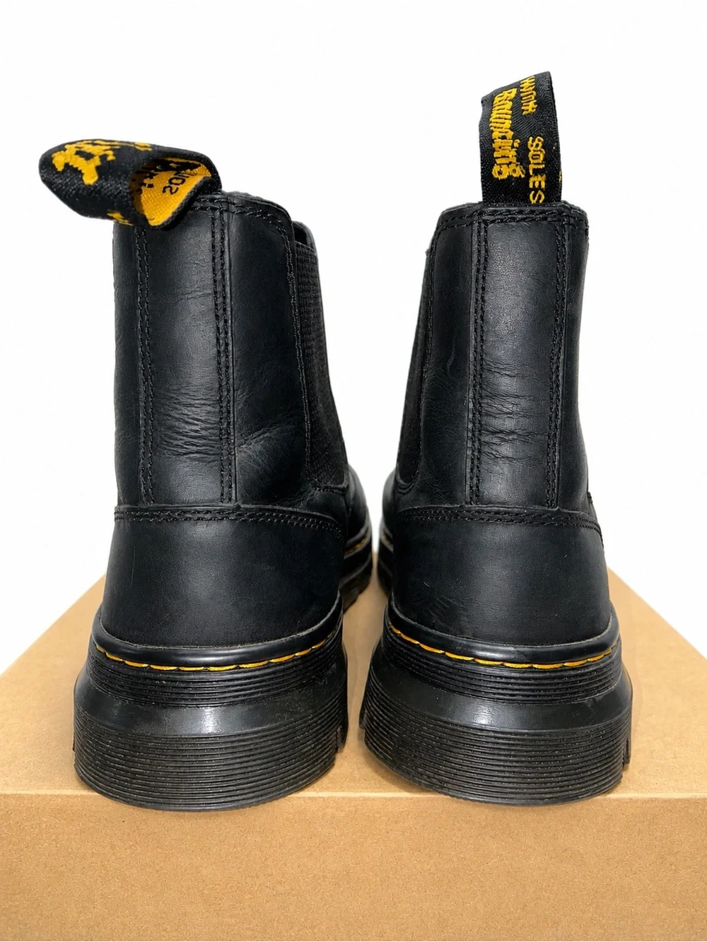 Dr. Martens Embury Chelsea Boots Men’s US 11 Black Leather Pull-On Ankle Boots